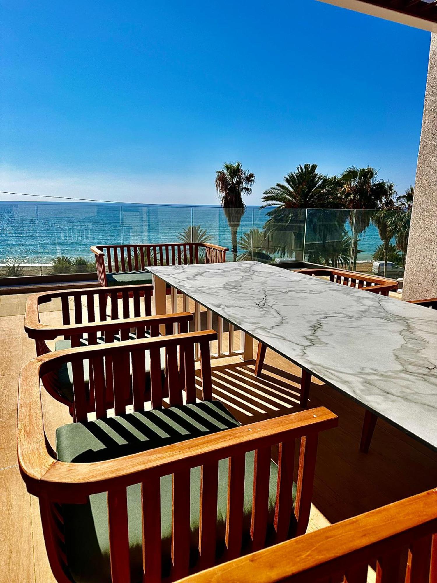 Santa Barbara Seafront Villas W Jacuzzi Pool Пафос Екстер'єр фото