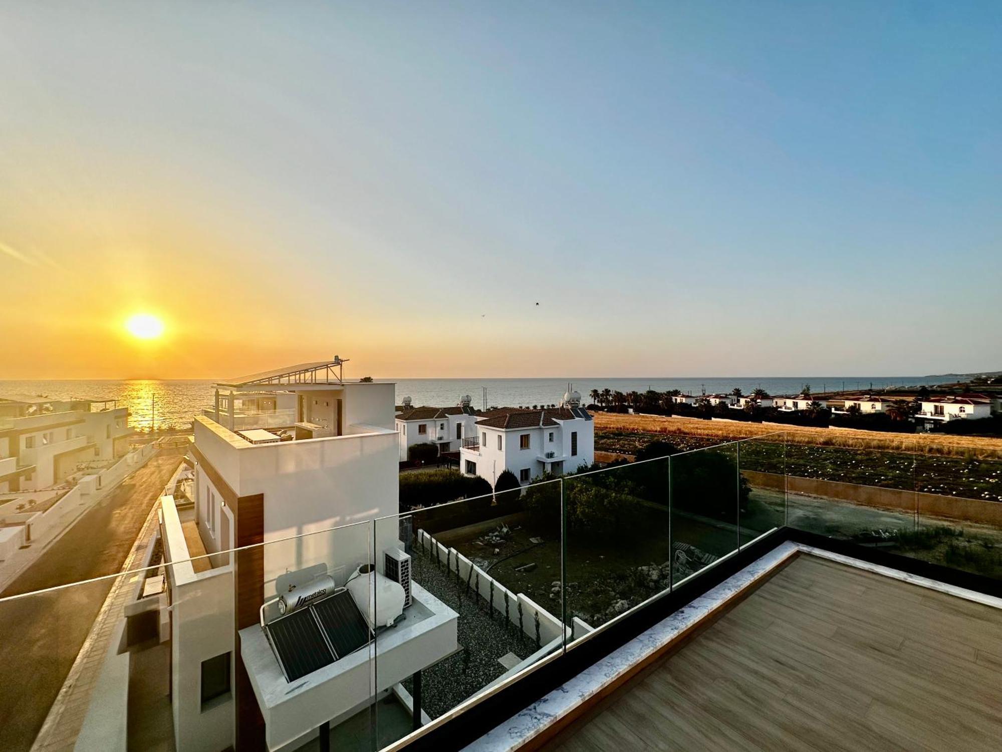 Santa Barbara Seafront Villas W Jacuzzi Pool Пафос Екстер'єр фото