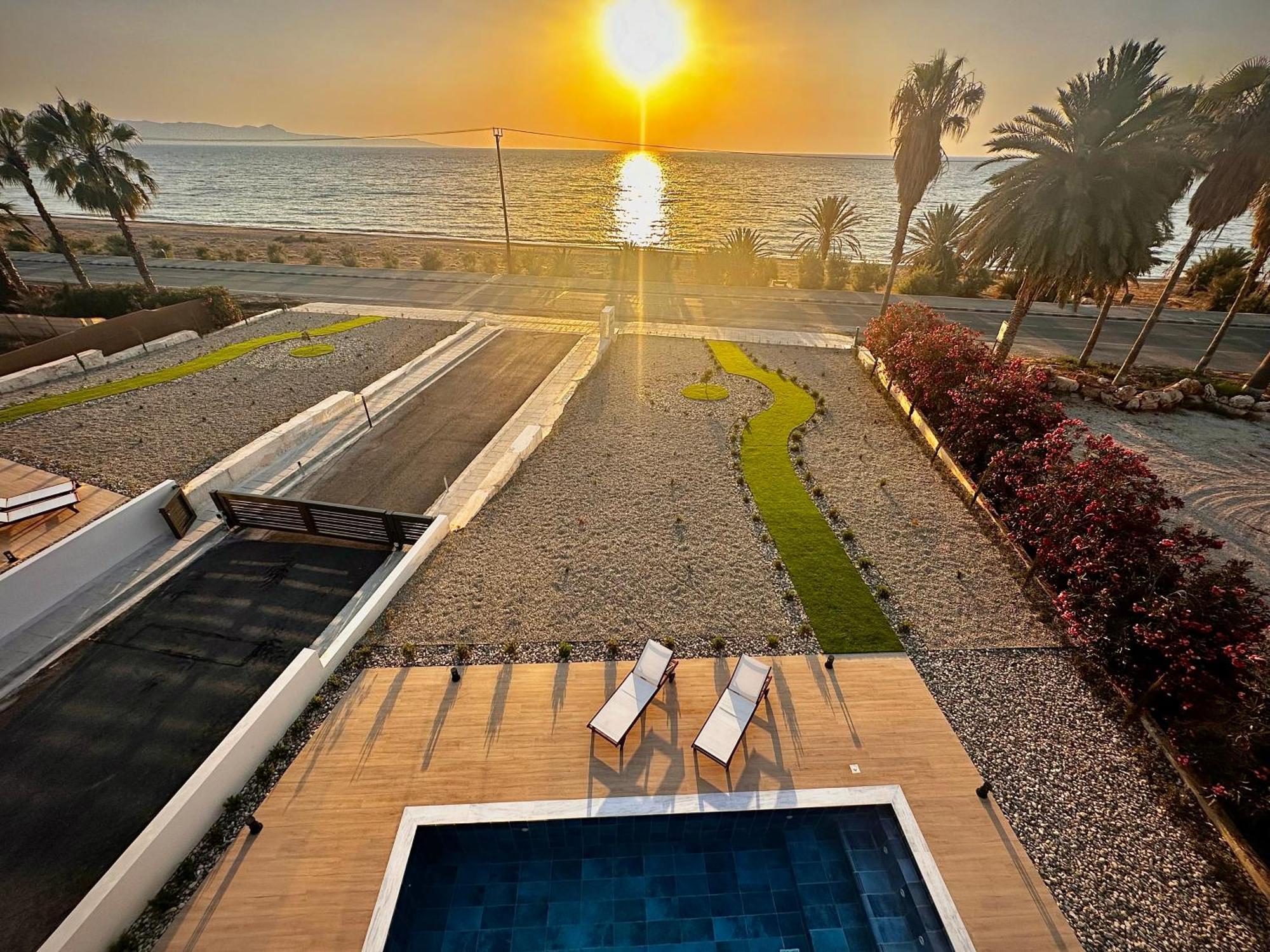 Santa Barbara Seafront Villas W Jacuzzi Pool Пафос Екстер'єр фото